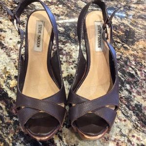 Gently used Steve Madden sling back heels